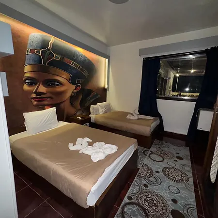 Nefertiti Pyramids View Hotel Cairo Exterior photo