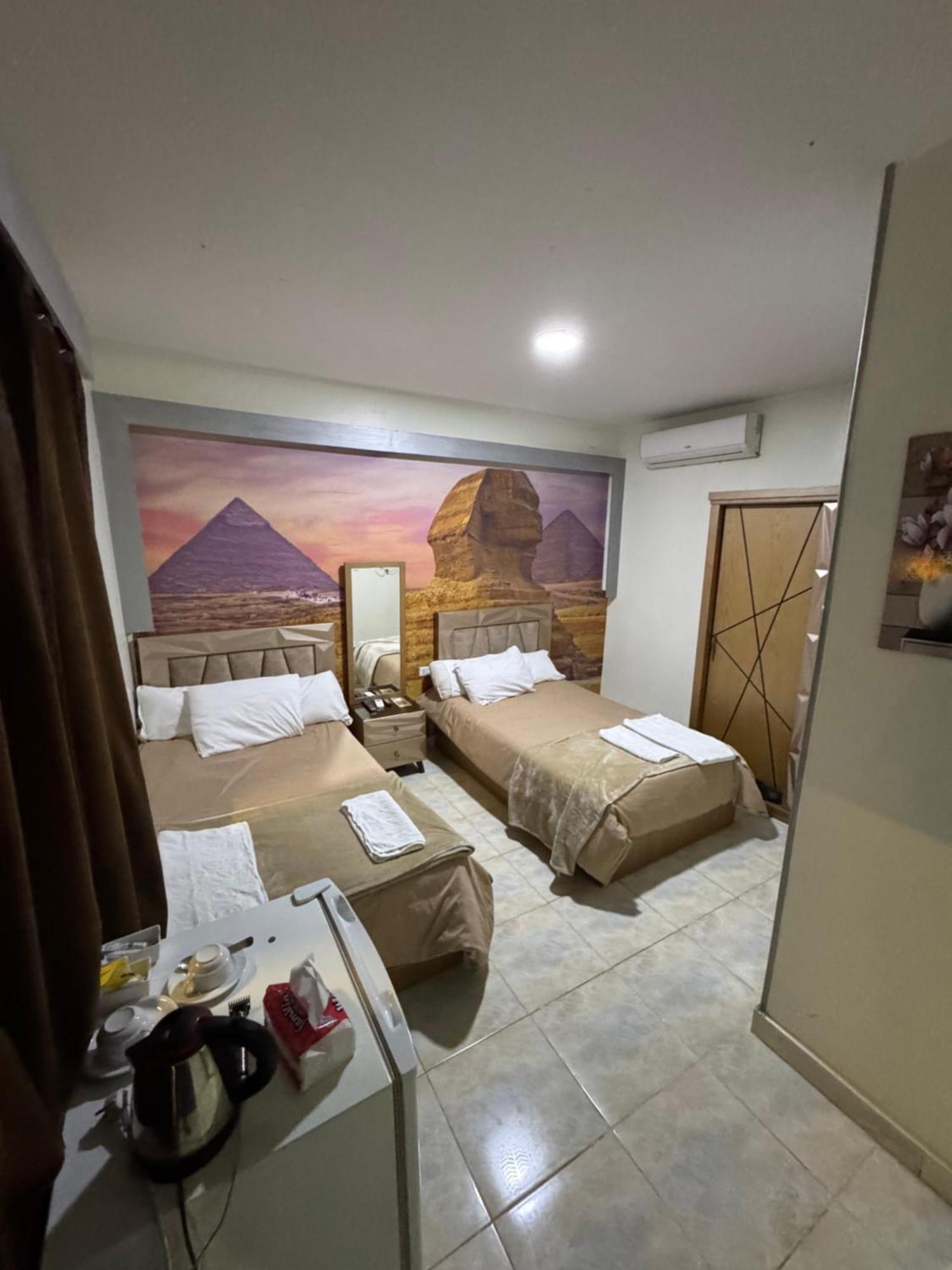 Nefertiti Pyramids View 4* Kair