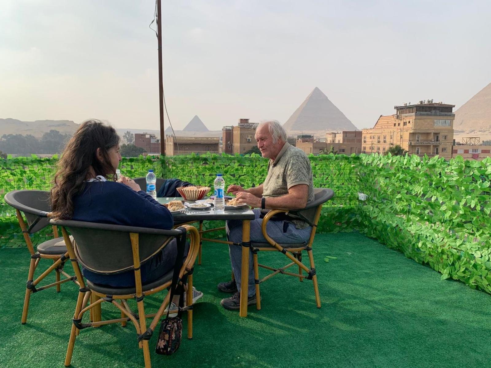 Nefertiti Pyramids View Pensjonat
